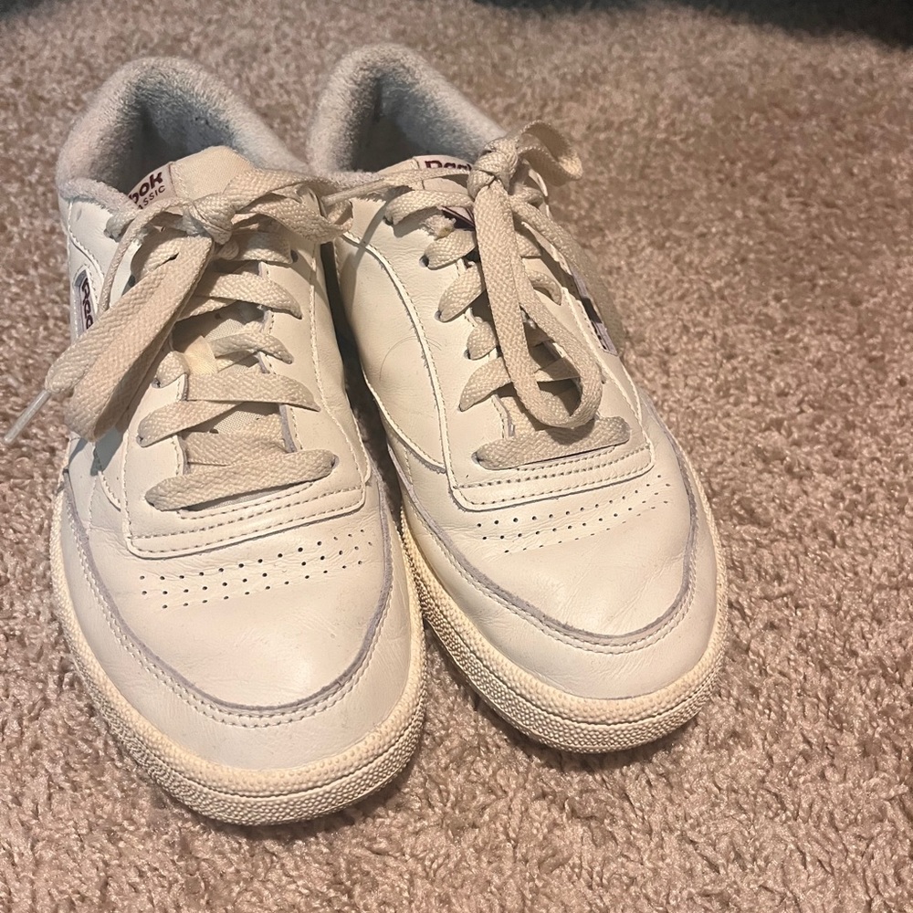 Women’s Reebok sneakers - Picture 2 of 5